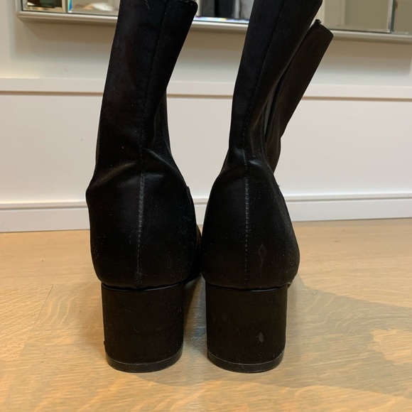 Emilie Briting na-Kd satin boots. - Picture 6 of 8